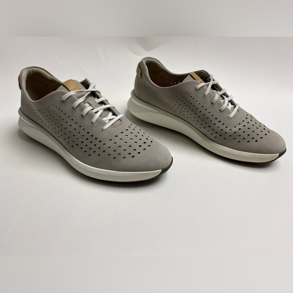 Clarks Un Rio Tie Womens Size 7.5M Leather Tennis Breathable Light Grey/White